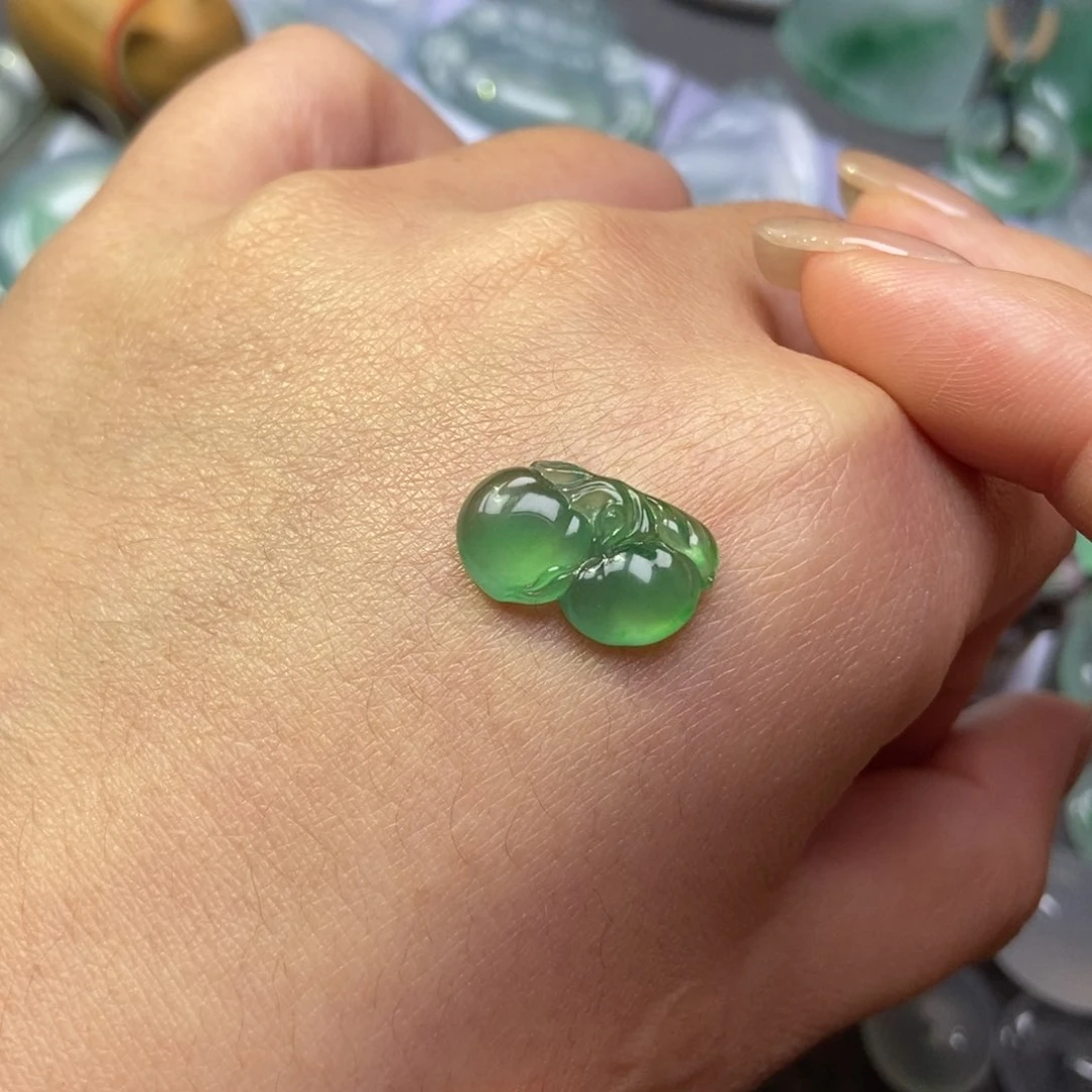定制翡翠未镶嵌翡翠桃子