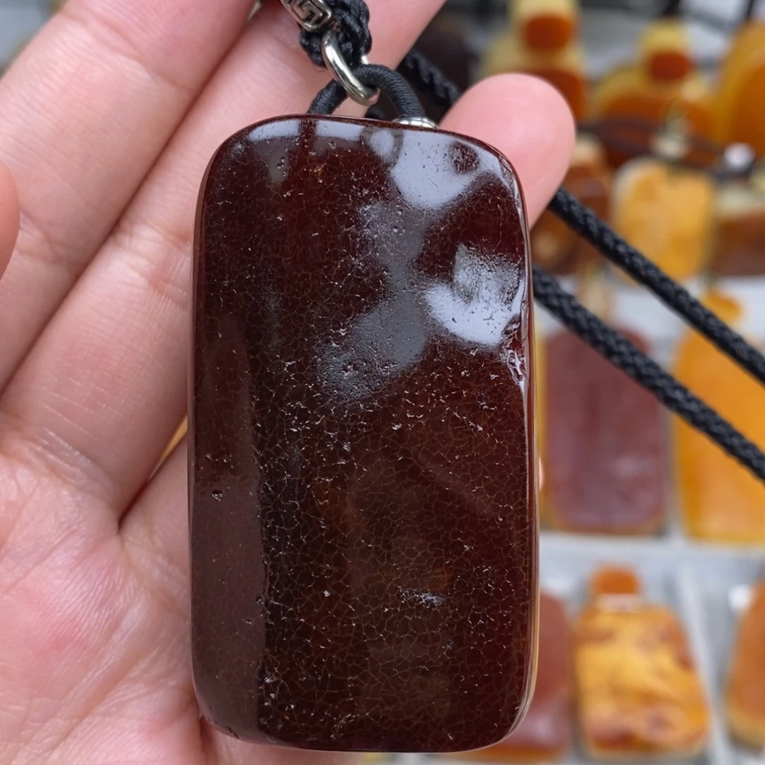 未镶嵌琥珀珠宝奇石