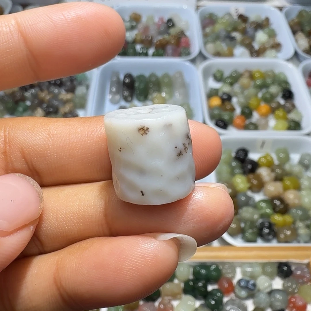 和田玉未镶嵌珠宝奇石