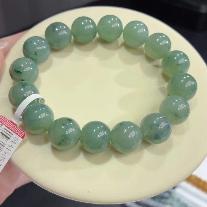 翡翠未镶嵌手链冰胶绿底飘花卡13.5