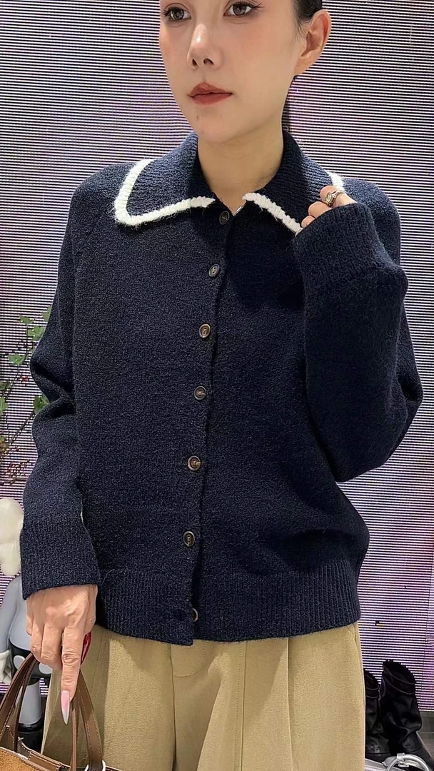KM毛衣时尚款翻领短款休闲风6626
