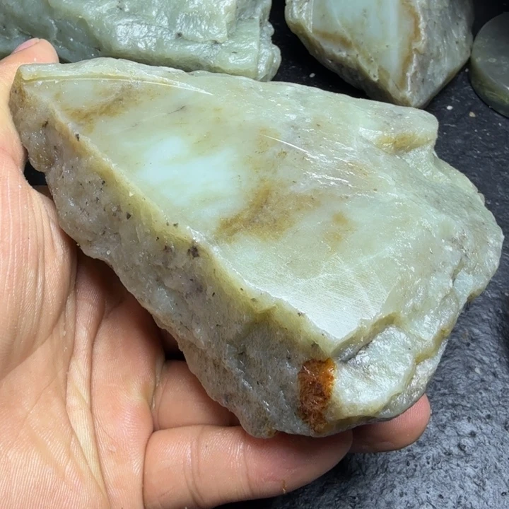 和田玉（糖玉）未镶嵌珠宝奇石