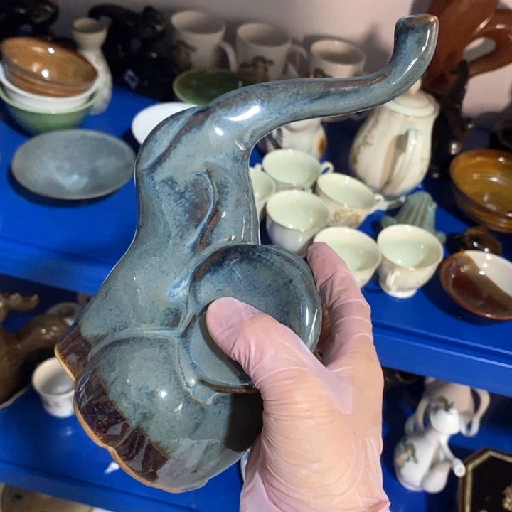 瓷片窑变长鼻象摆件高度21.5厘米