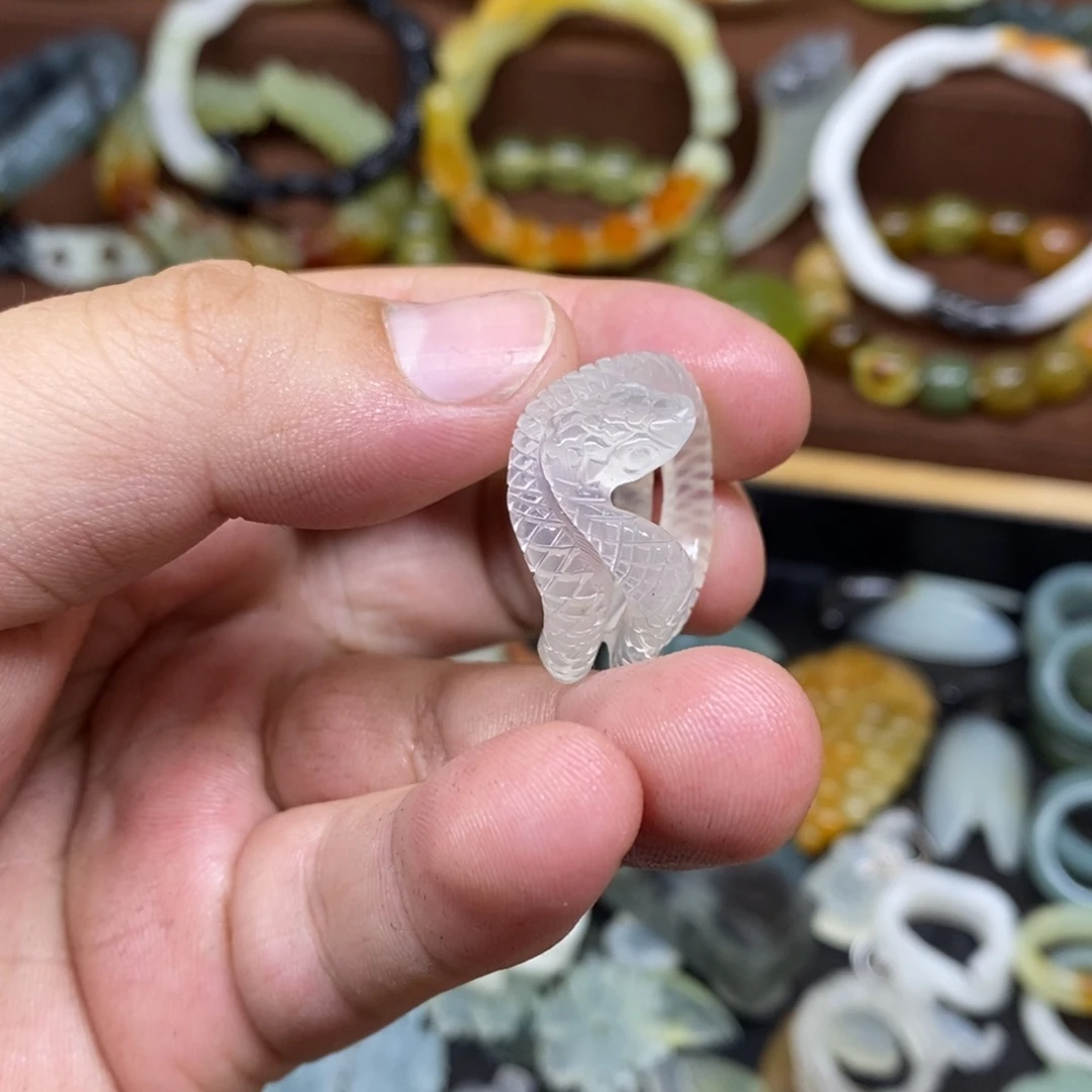 蛇纹石玉耳坠未镶嵌郑*