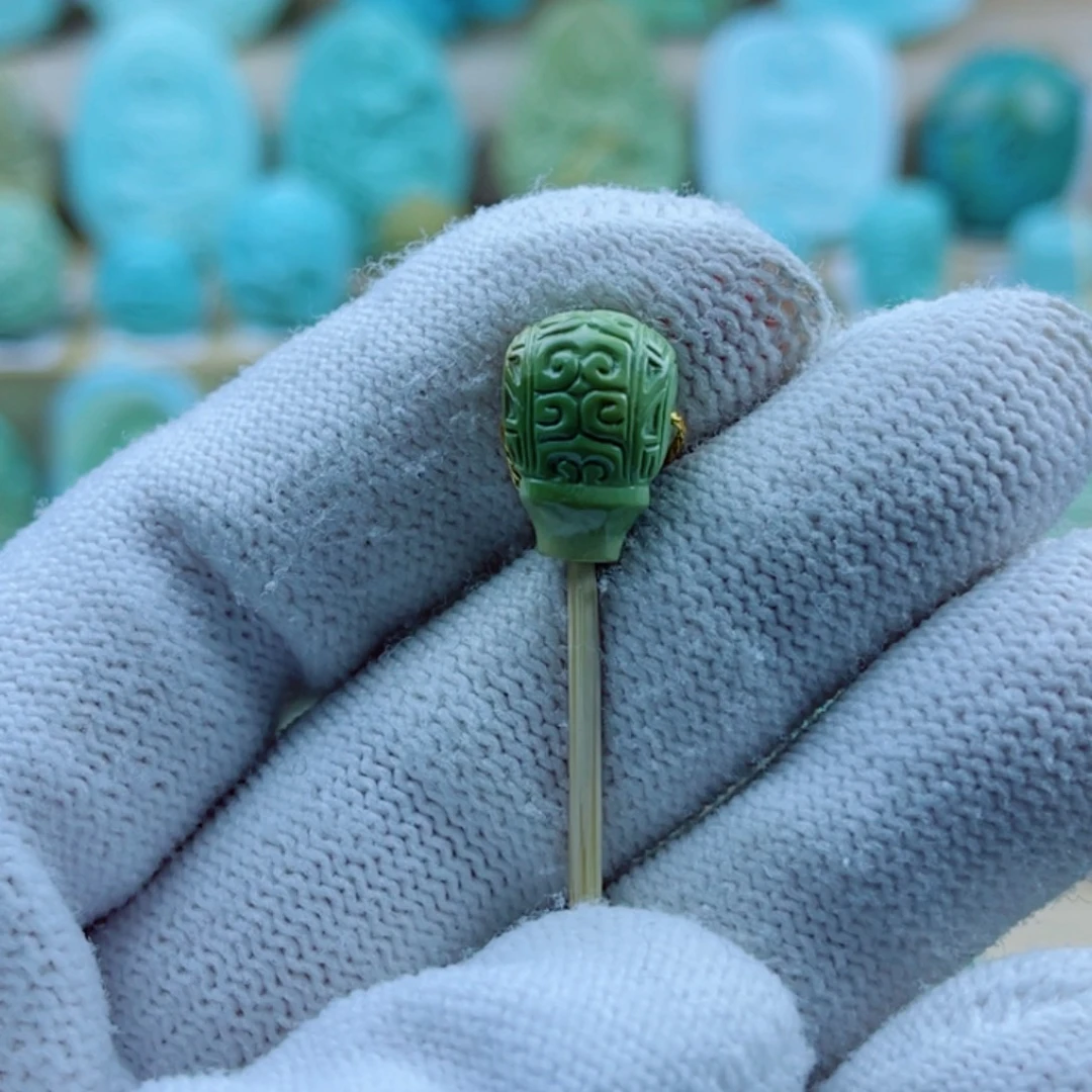 绿松石未镶嵌珠宝奇石