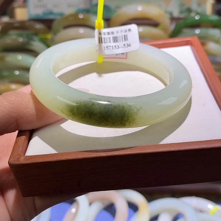 和田玉未镶嵌手镯32。 58/59