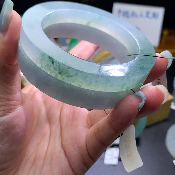 未镶嵌翡翠手镯定制翡翠