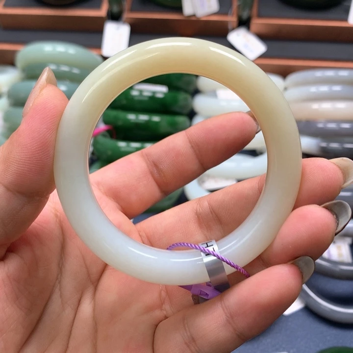 【闪购商品】未镶嵌手镯和田玉
