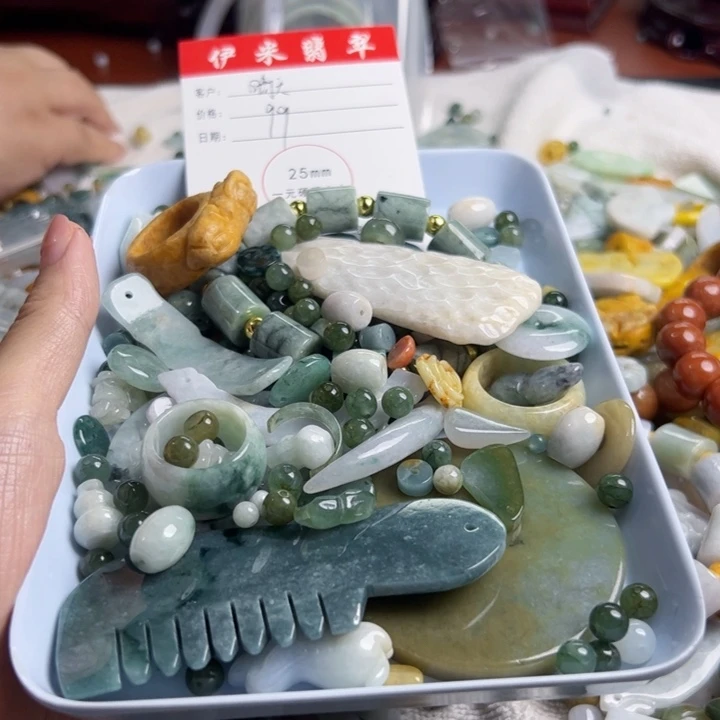 晴***天翡翠未镶嵌颈饰165号