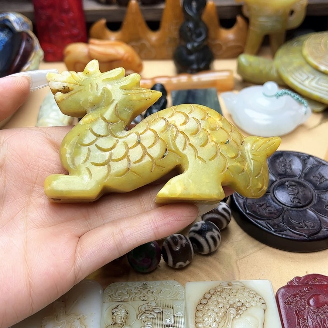 蛇纹石玉未镶嵌颈饰