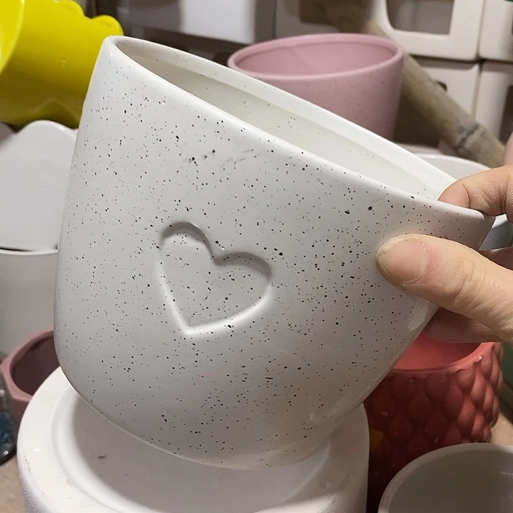 陶盆有孔 瑕疵针孔漏釉介意勿拍外高 13外口17