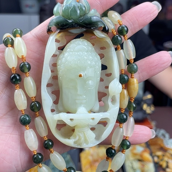 蛇纹石玉未镶嵌颈饰