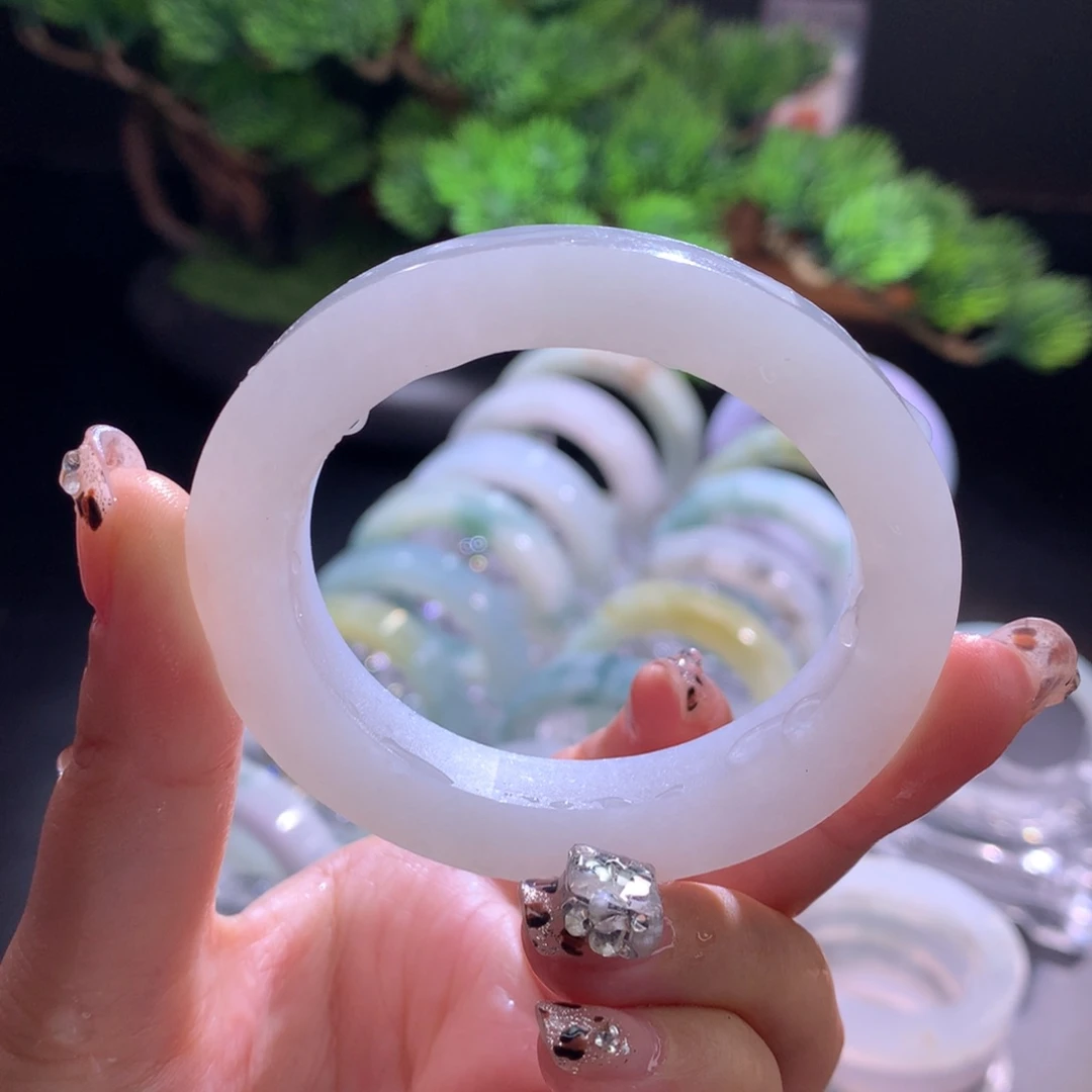 未镶嵌翡翠手镯定制翡翠