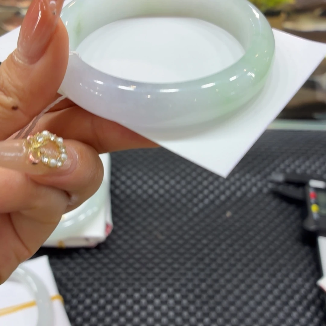 翡翠未镶嵌手镯手镯