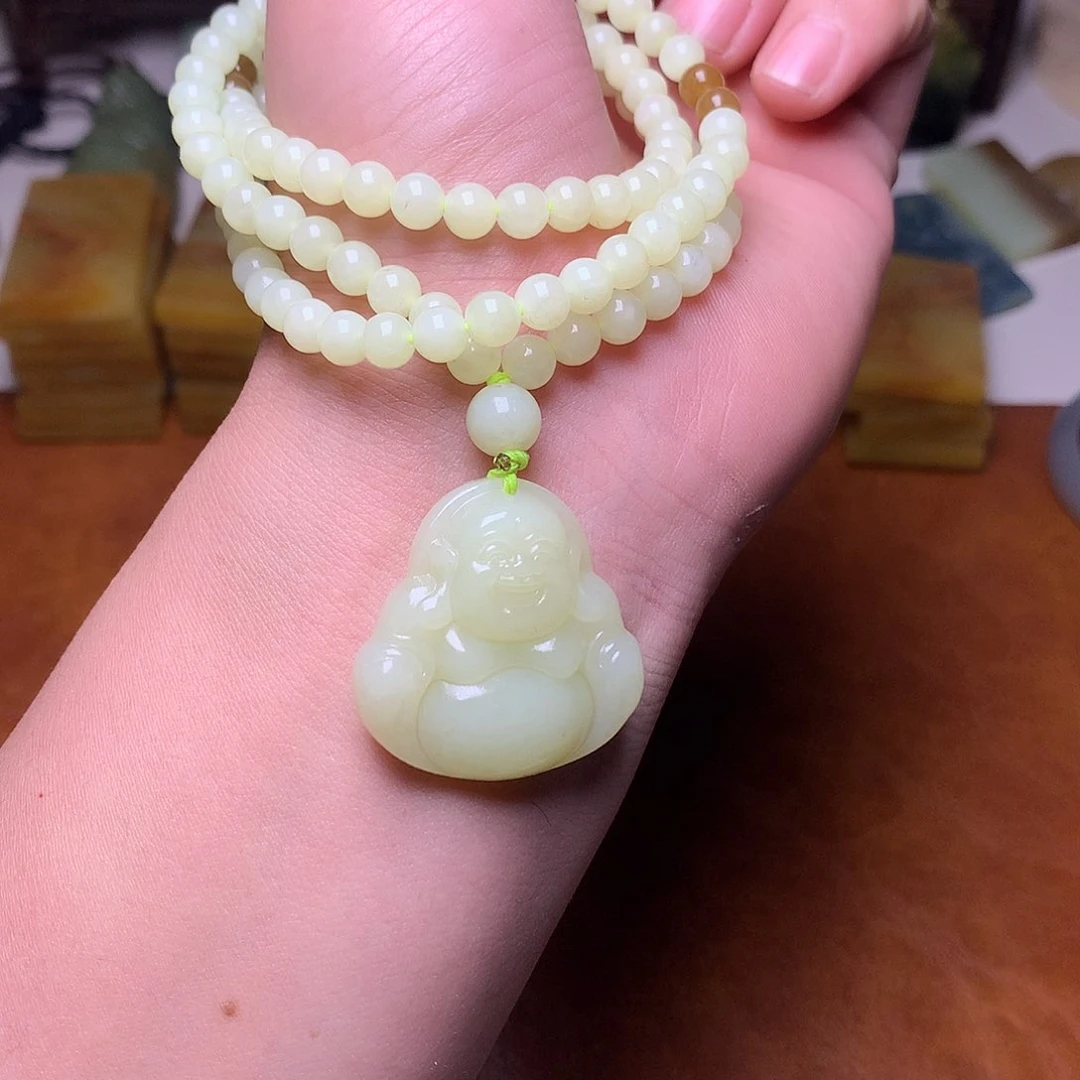 颈饰未镶嵌岫岩老玉（透闪石质玉）