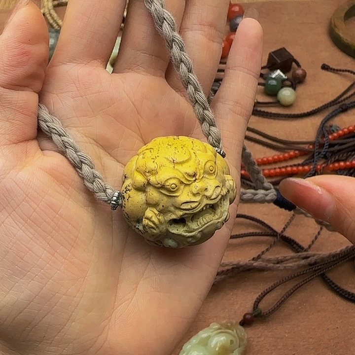 向****岫岩河磨玉（透闪石质玉）未镶嵌颈饰