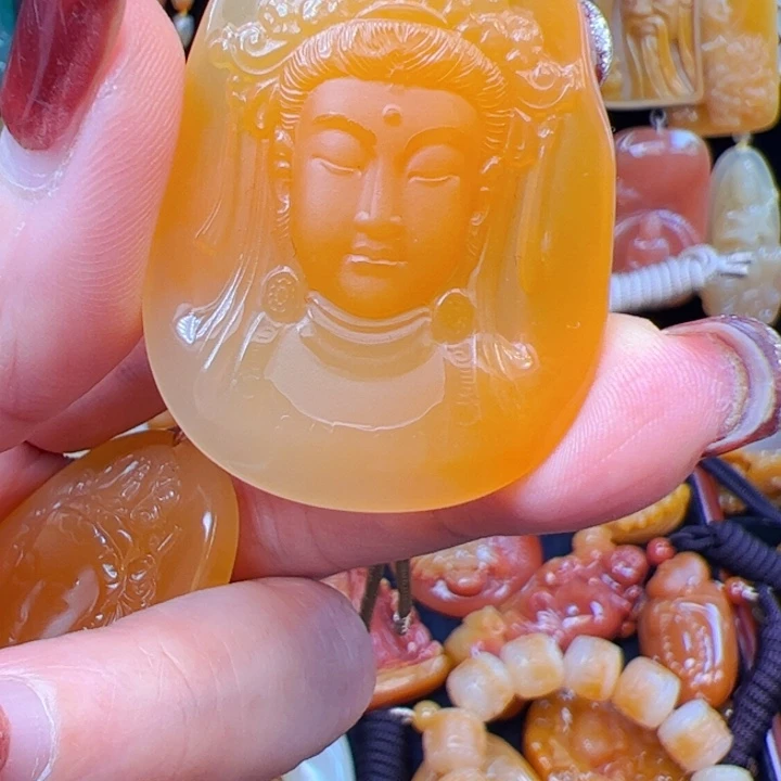 石英质玉（黄龙玉）合金颈饰