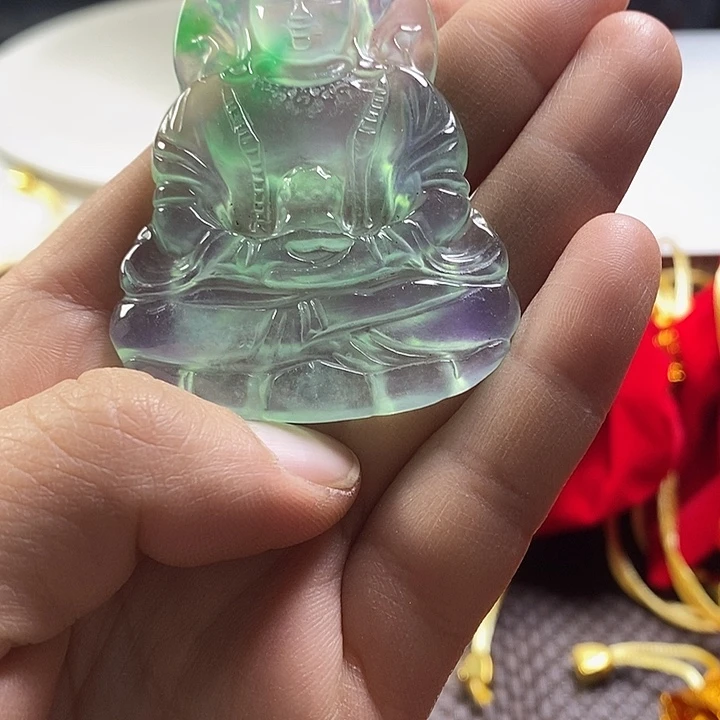 只买单纯的吊坠，没带链子，属的性质。