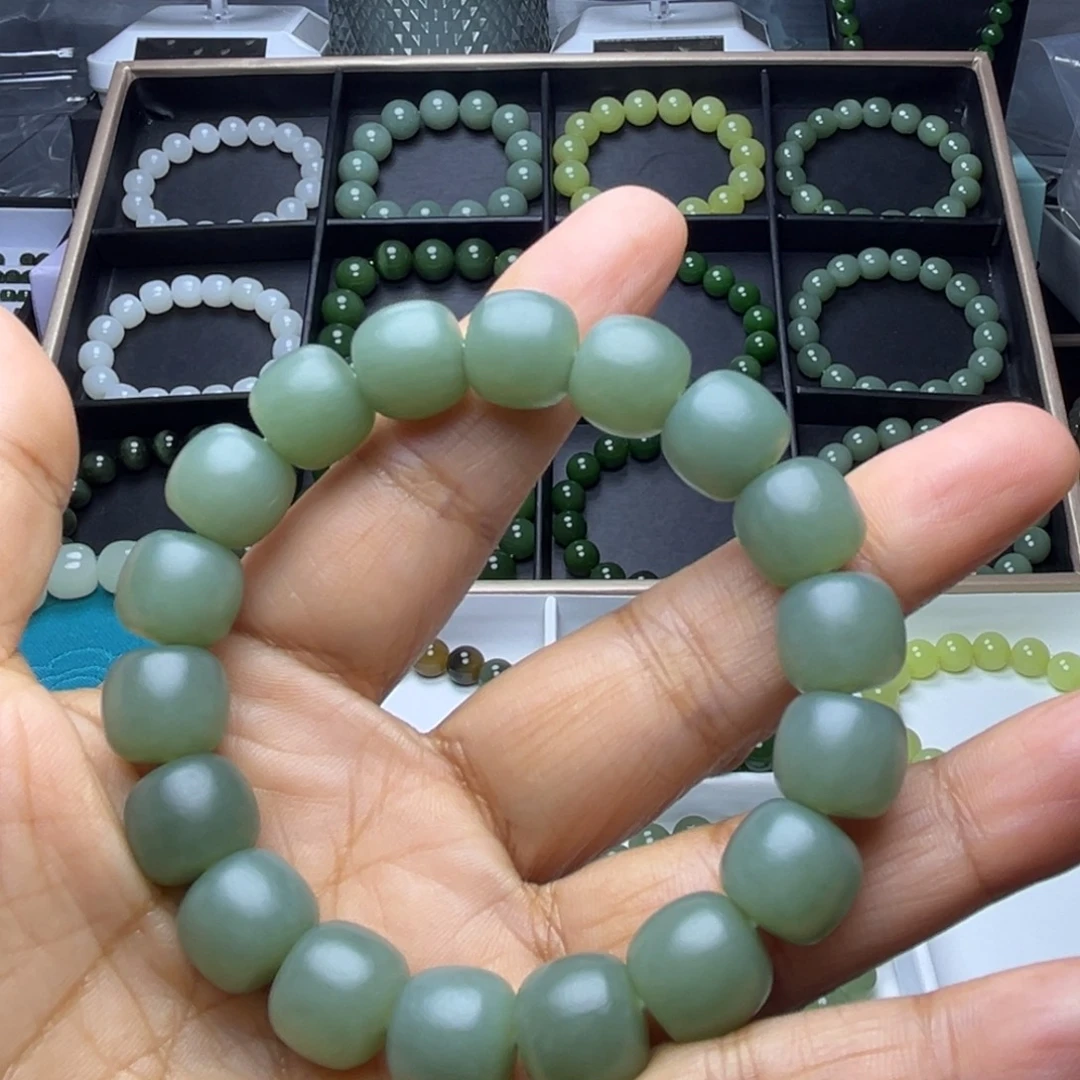 和田玉未镶嵌手串