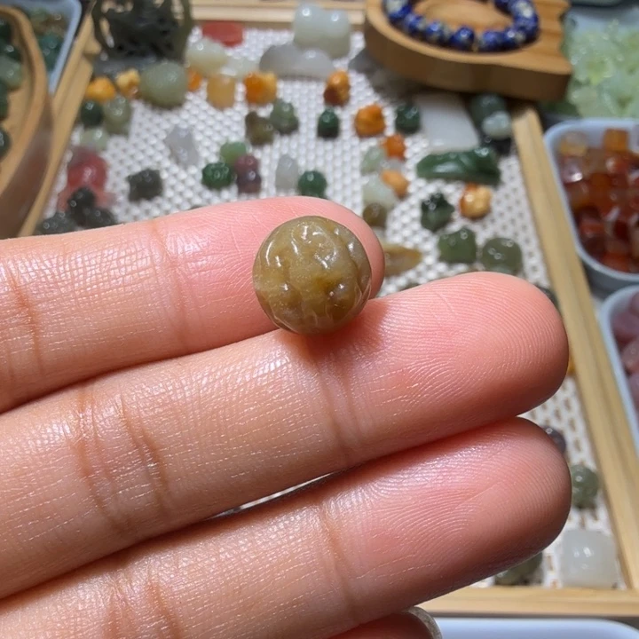 和田玉未镶嵌珠宝半成品