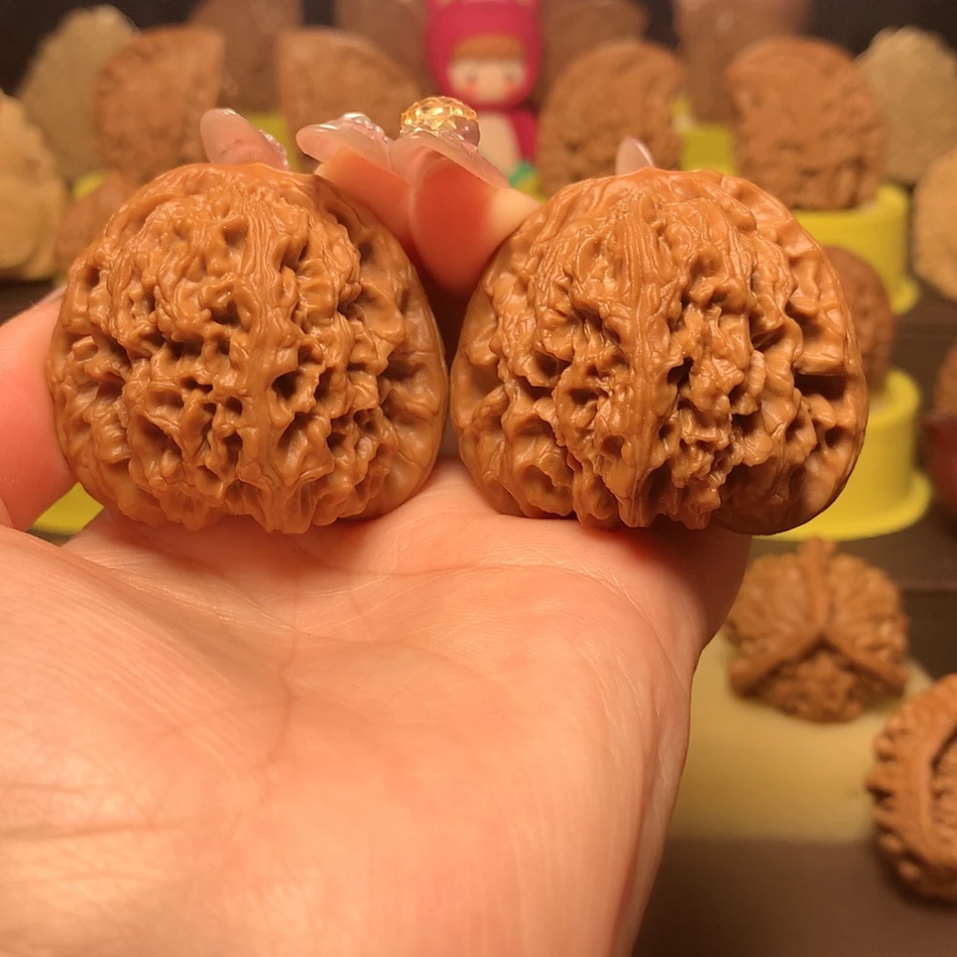 文玩核桃吊坠粗棱大南疆石45.5全品