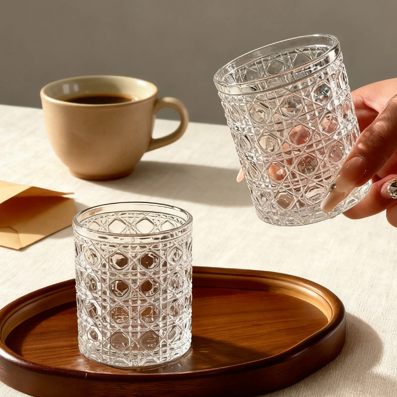 INS风洋酒杯啤酒杯平底款酒杯玻璃杯咖啡杯茶杯浮雕复古家用酒杯