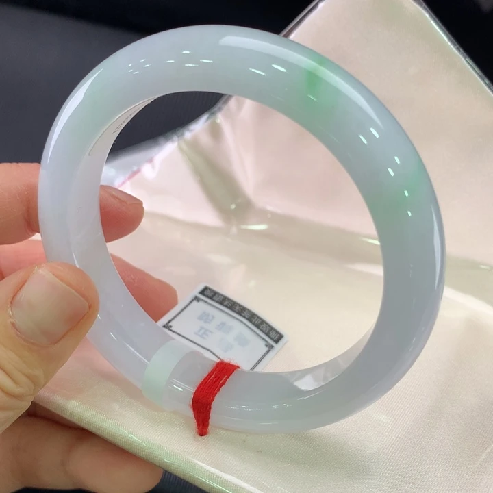 翡翠未镶嵌手镯正圈58