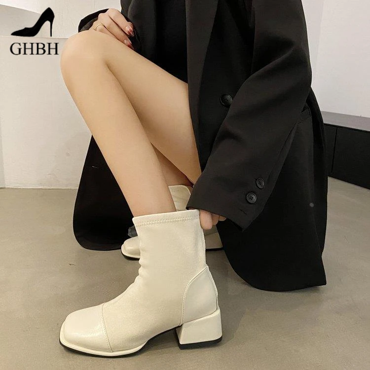 韩系小踝靴法式粗跟拼接马丁靴女2025秋冬新款大码方头瘦瘦短筒靴