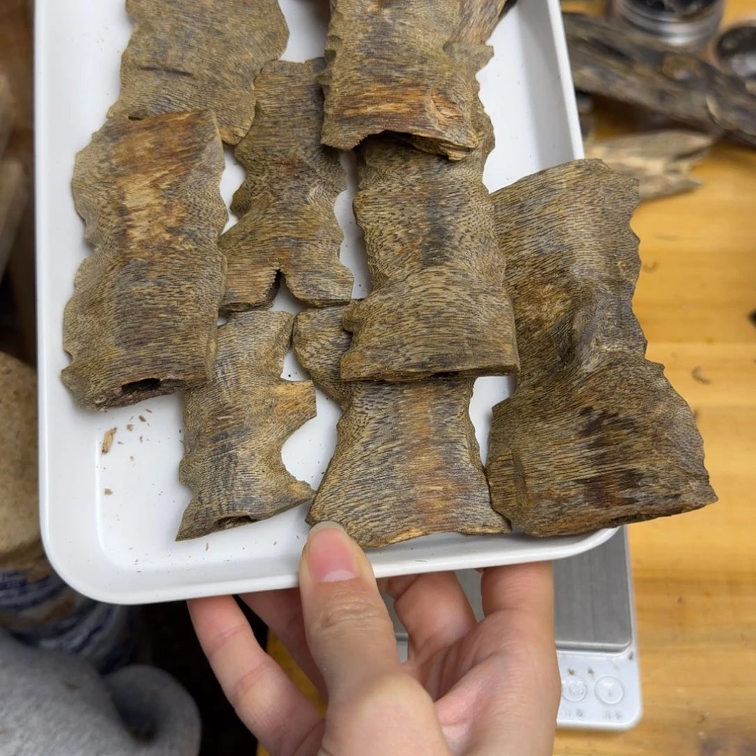 沉香沉香碎屑淄****考白棋品种块料104克➕多样性发货