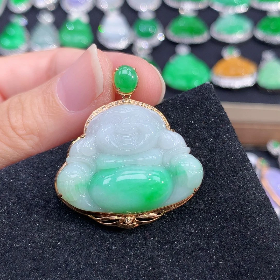 翡翠18K金镶嵌颈饰