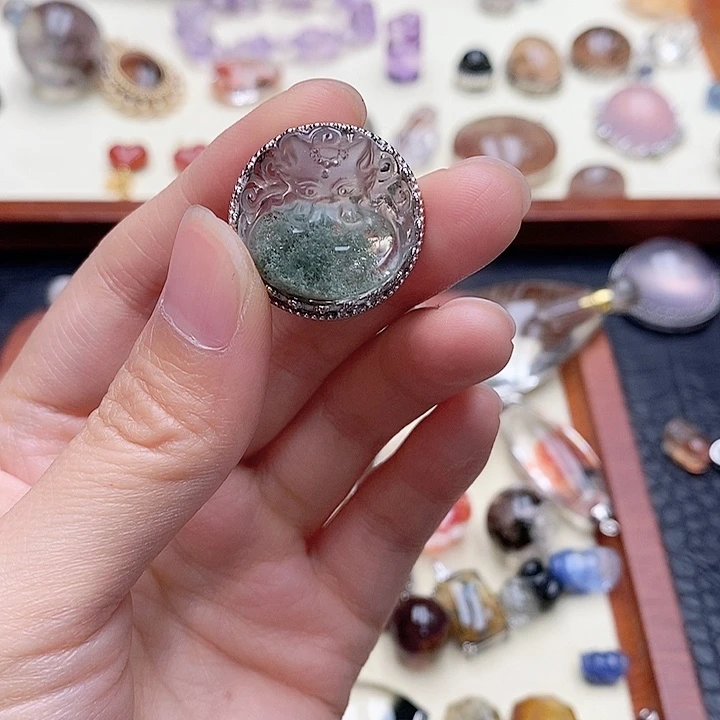 水晶手链未镶嵌是***?