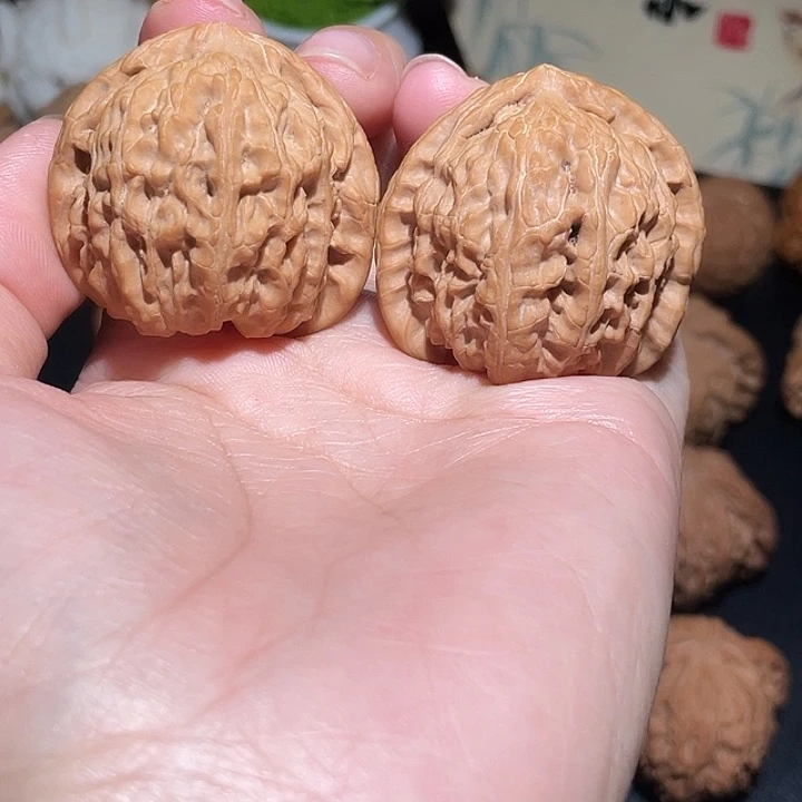 吊坠文玩核桃38+白狮子