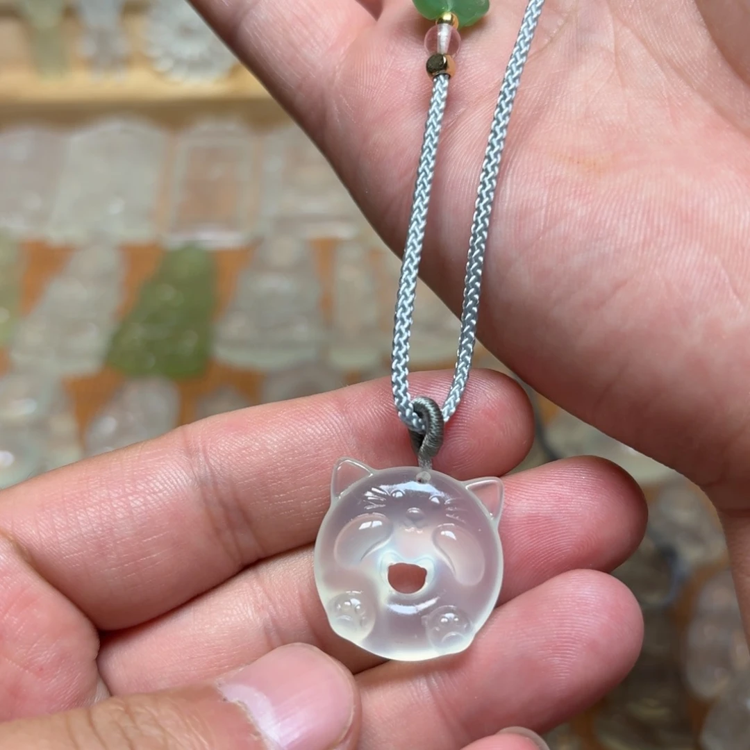 岫玉未镶嵌颈饰吊坠