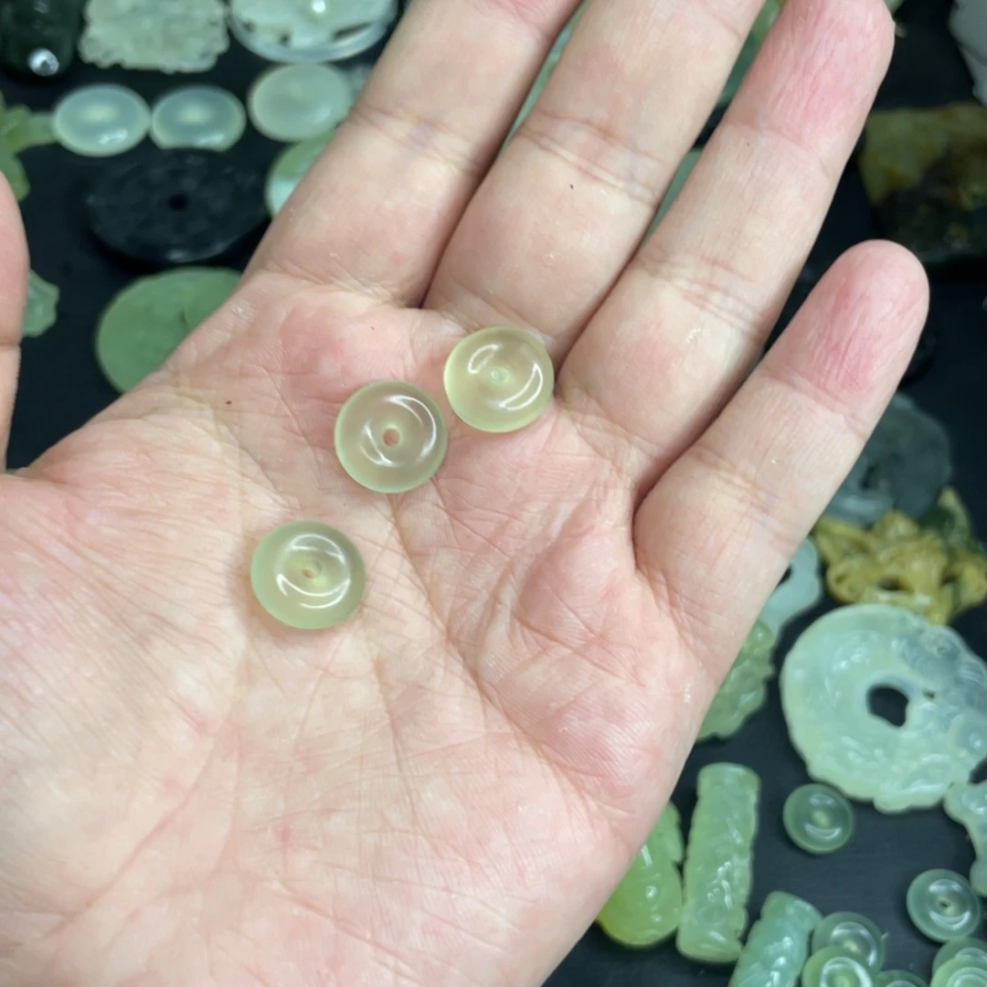 流***留岫玉未镶嵌颈饰手链
