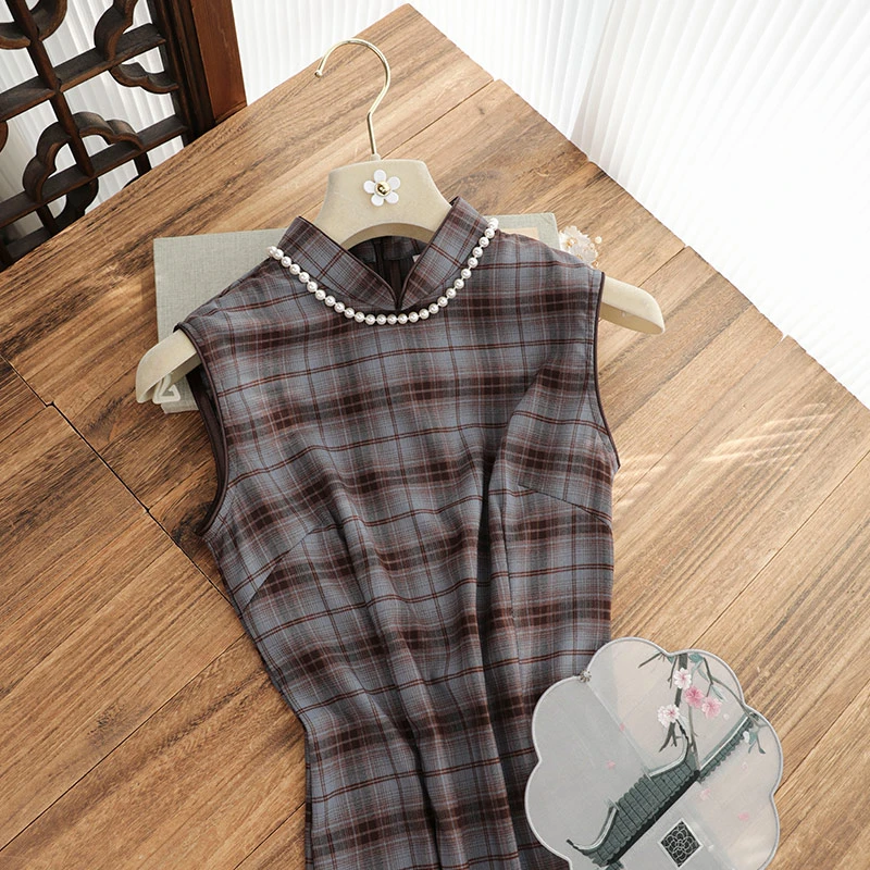 俏娘鱼2025春夏新款民国风素雅新中式复古无袖格子旗袍女日常可穿