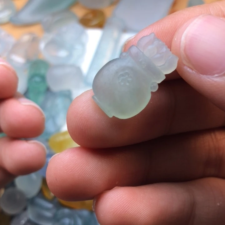 定制翡翠未镶嵌挂件