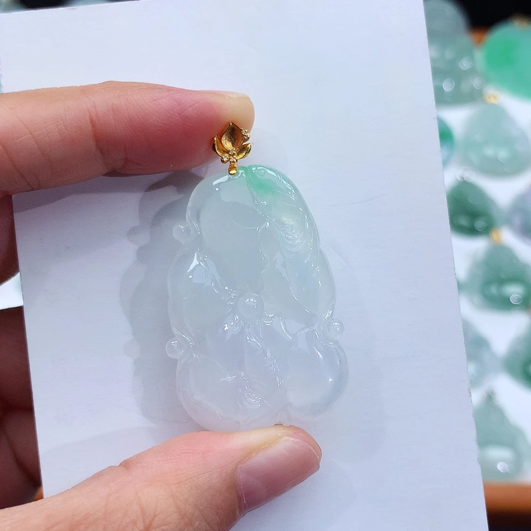 翡翠18K金镶嵌颈饰翡翠吊坠