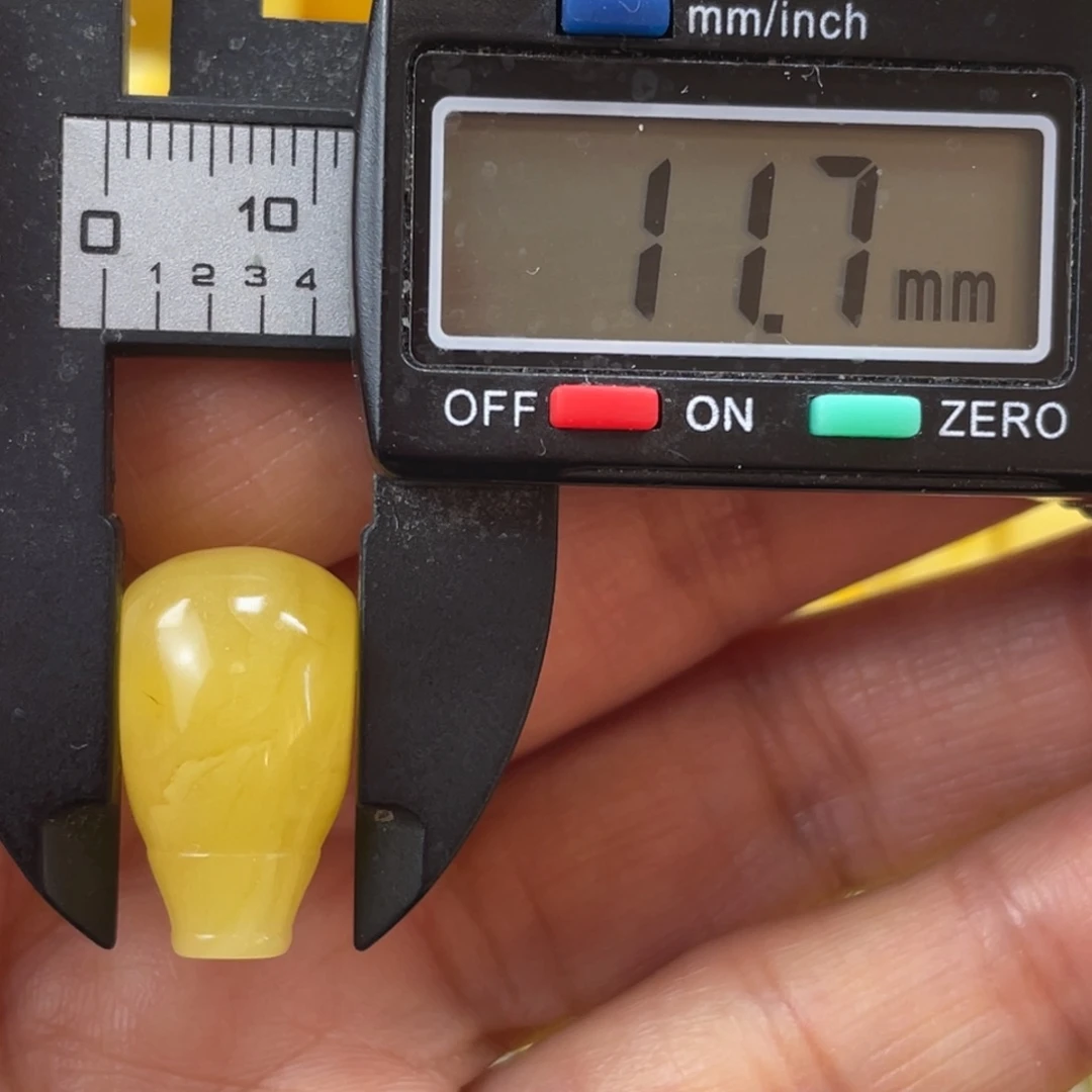 蜜蜡未镶嵌裸石32杂