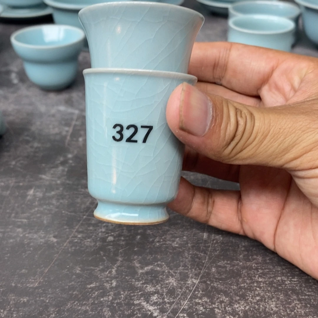 颢***子抱朴汝瓷放入微瑕