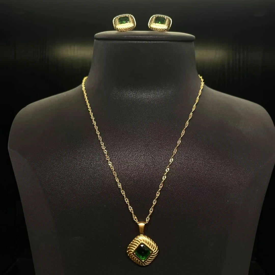 99新 玛雅中古 中古风绿色莱茵石方形素金耳钉项链一套/S390+S391