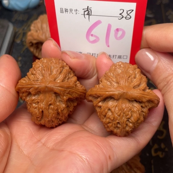 吊坠桃核文玩了吗