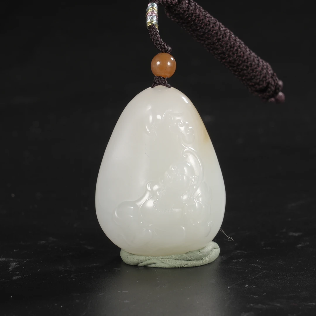 lot23精品新疆且末糖佛在眼前挂件/保利拍卖