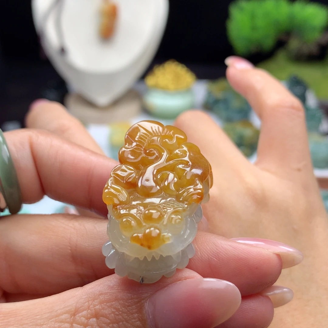 翡翠未镶嵌颈饰A34 黄金甲含珠翡翠貔貅