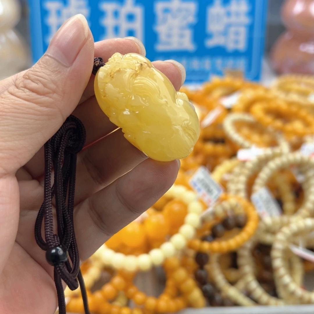 琥珀未镶嵌珠宝奇石