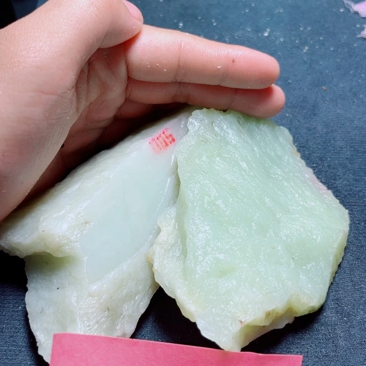 路***景和田玉（糖玉）未镶嵌珠宝奇石
