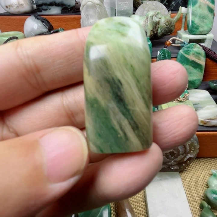 独山玉未镶嵌珠宝半成品