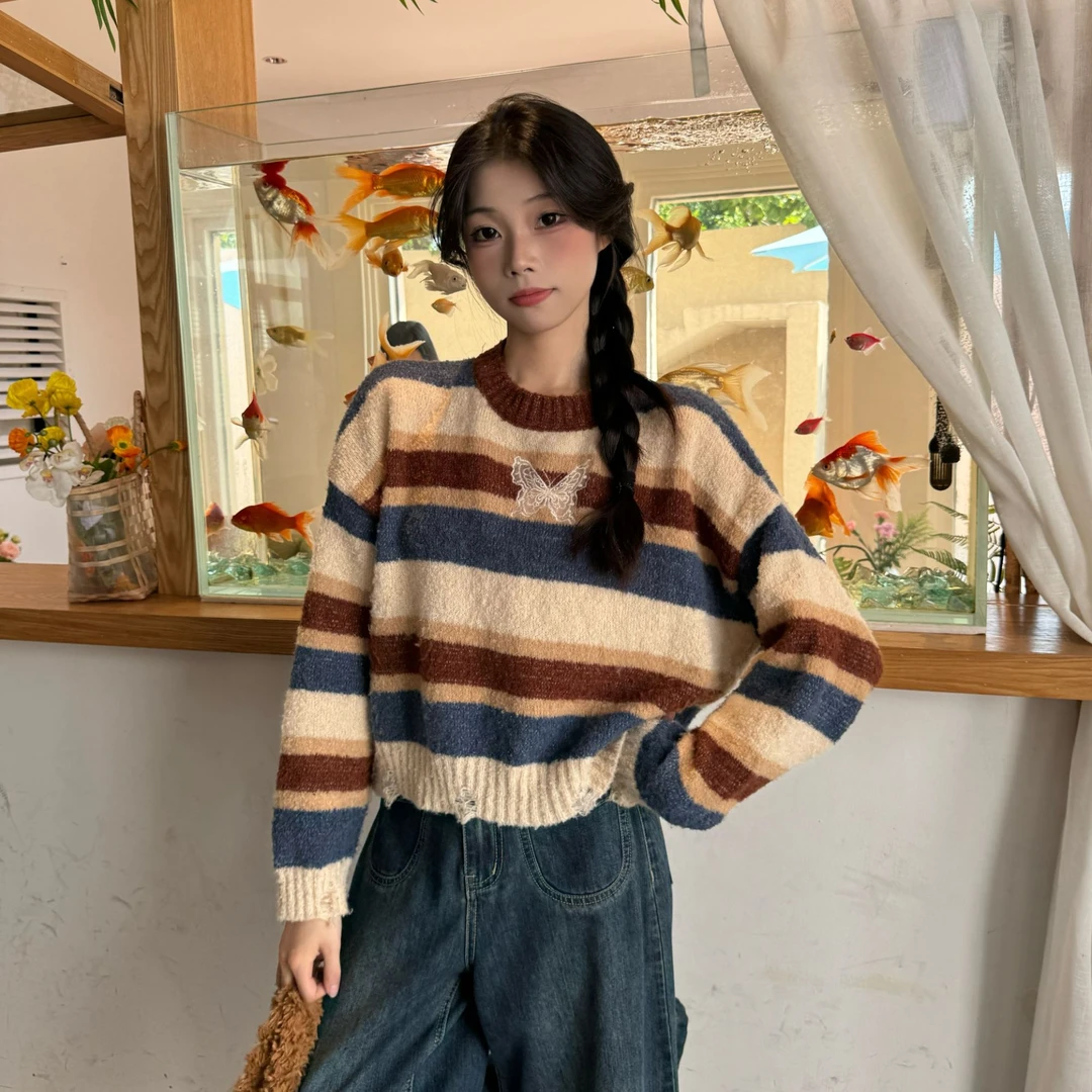 彩色条纹毛衣女款可爱青春小蝴蝶宽松短款圆领长袖毛衫
