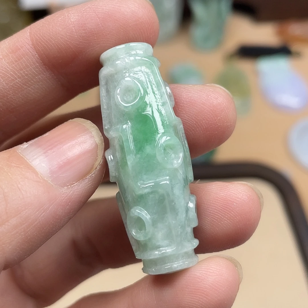 翡翠未镶嵌颈饰九眼筒珠