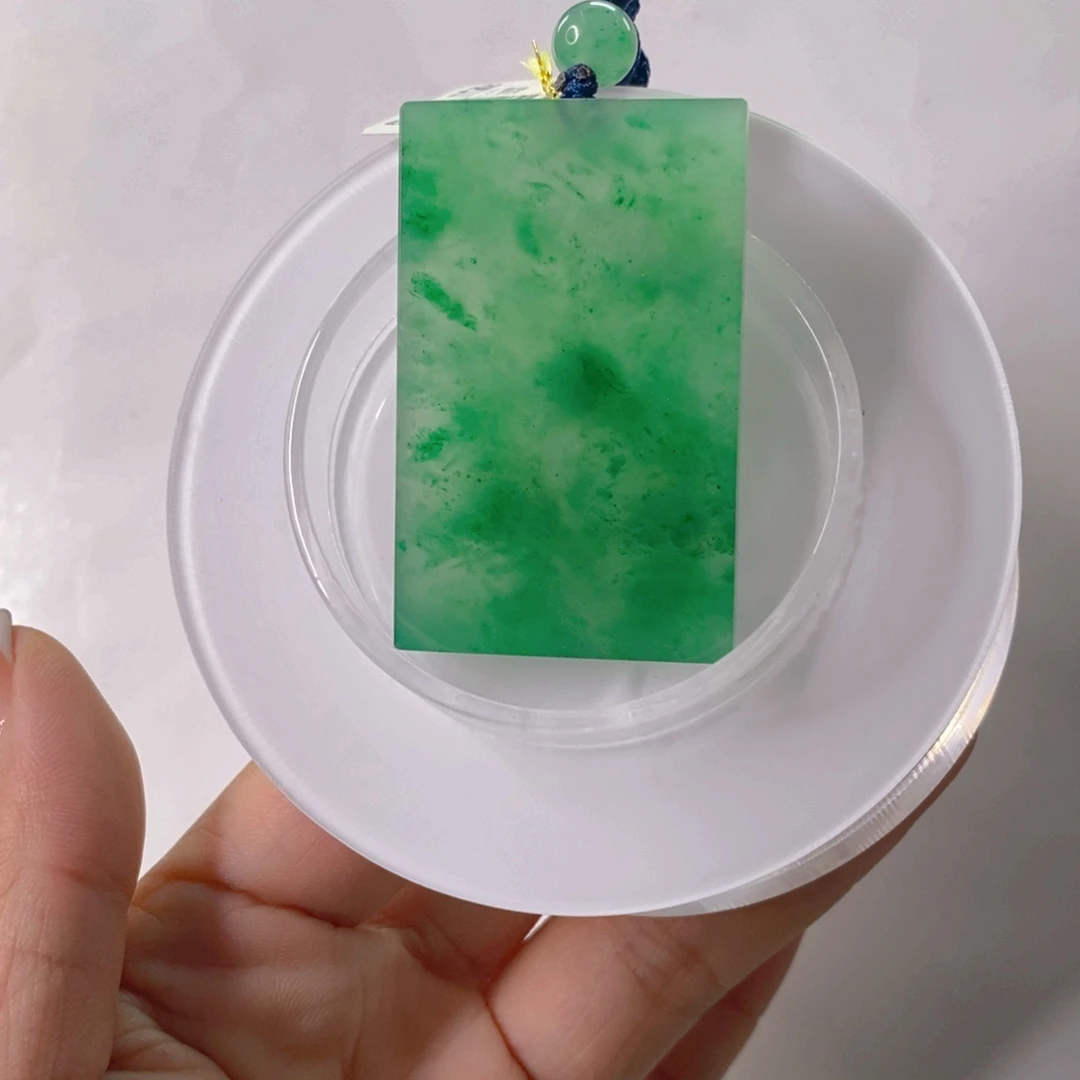 石英质玉未镶嵌颈饰