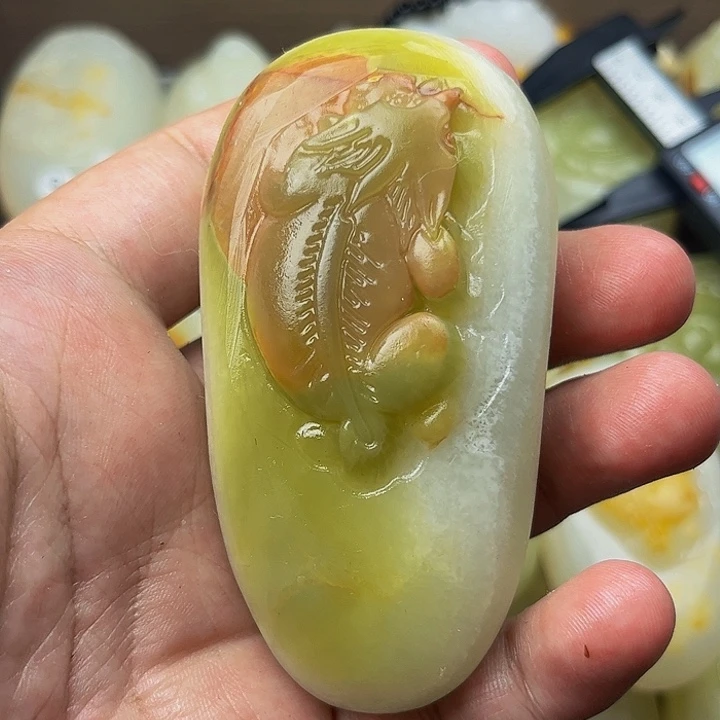 龙***%石材方解石手把件貔貅